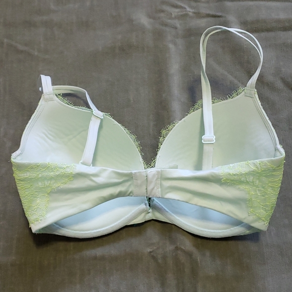 Victoria's Secret Very Sexy Push Up Bra 32DDD/32E - Picture 2 of 4